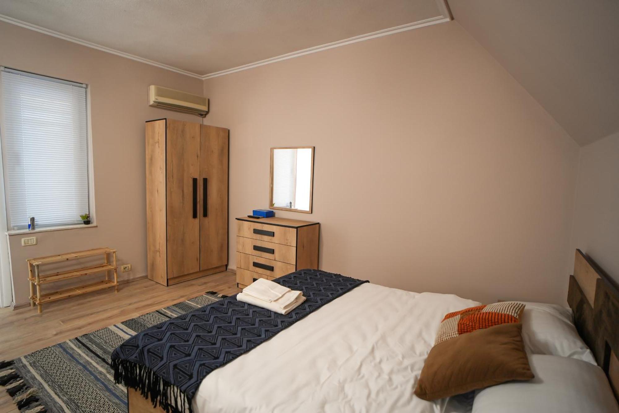 Grandpa House - App.2 Apartment Tirana