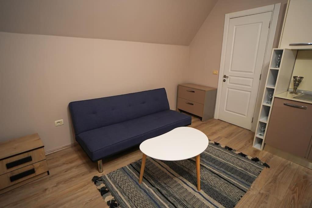 Grandpa House - App.2 Appartement Tirana